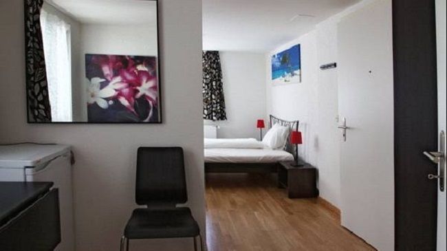 Swiss Star Guesthouse District 4 - Contactless Self Check-In Zúrich Habitación foto